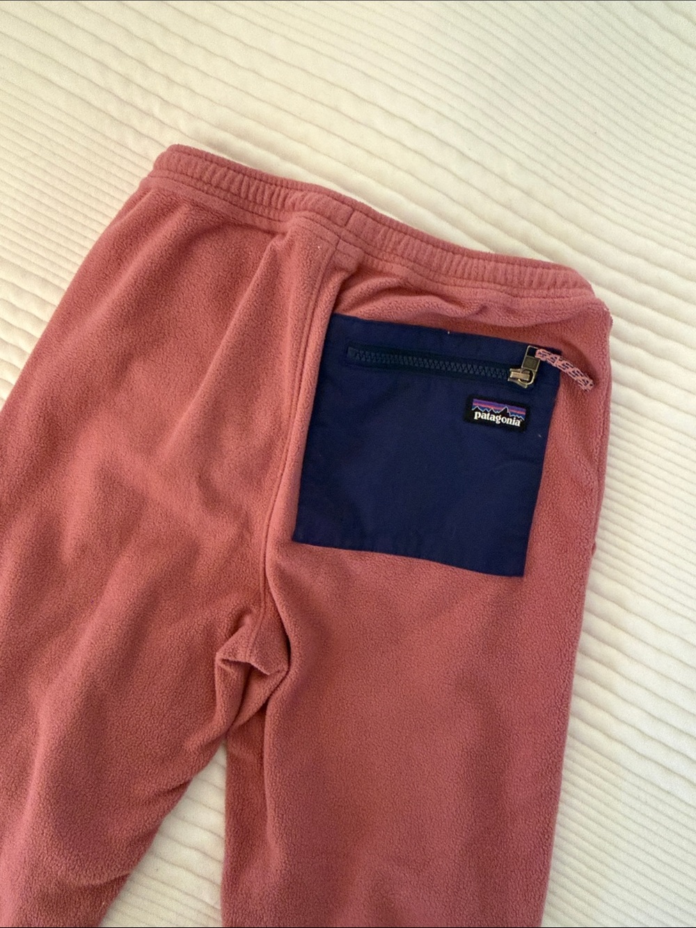 Patagonia Kids Dusty Pink Fleece Joggers with Navy Pocket